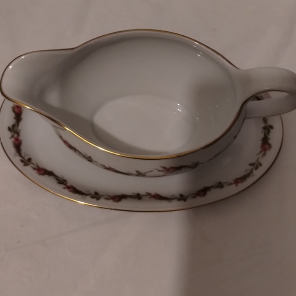 Gravy Boat W/Attached Underplate - Picture 12 of 13